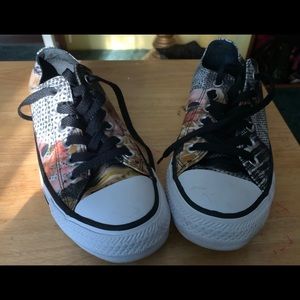 Women Converses
